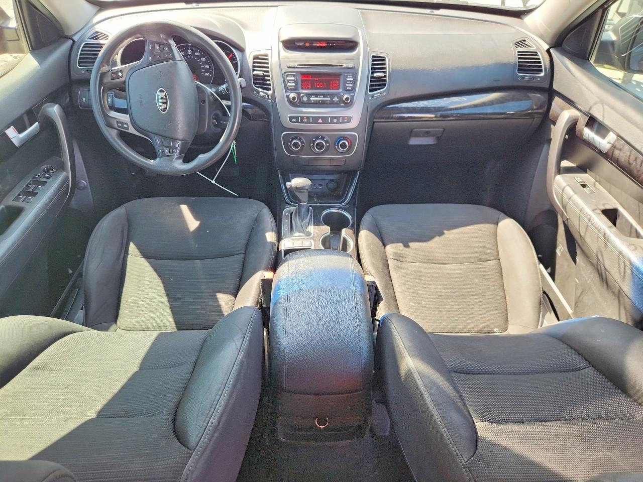2015 KIA SORENTO LX photo 22