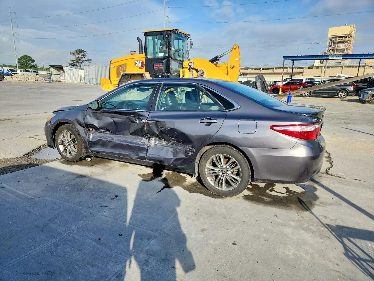 2017 TOYOTA CAMRY SE photo 4