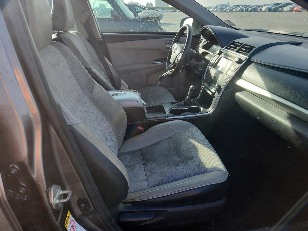 2017 TOYOTA CAMRY SE photo 19
