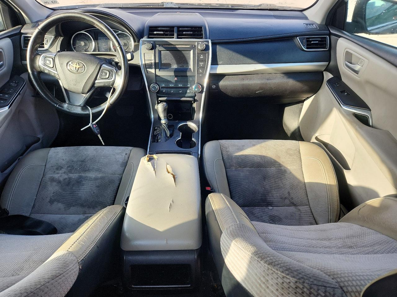 2017 TOYOTA CAMRY SE photo 22