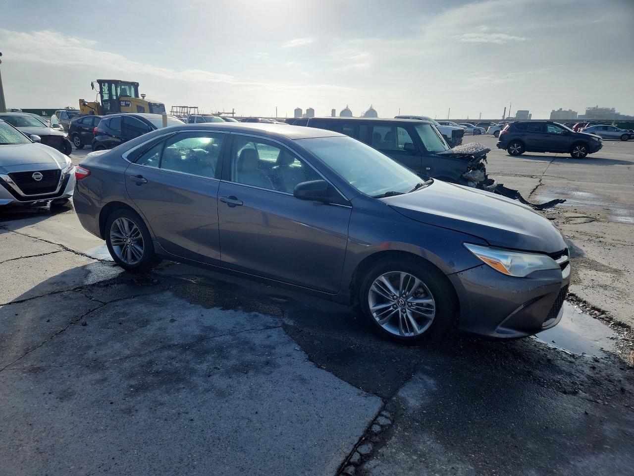 2017 TOYOTA CAMRY SE photo 10