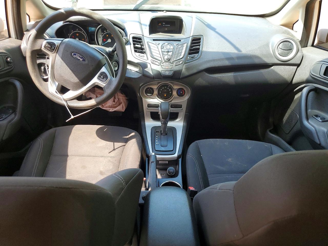 2018 FORD FIESTA SE photo 15