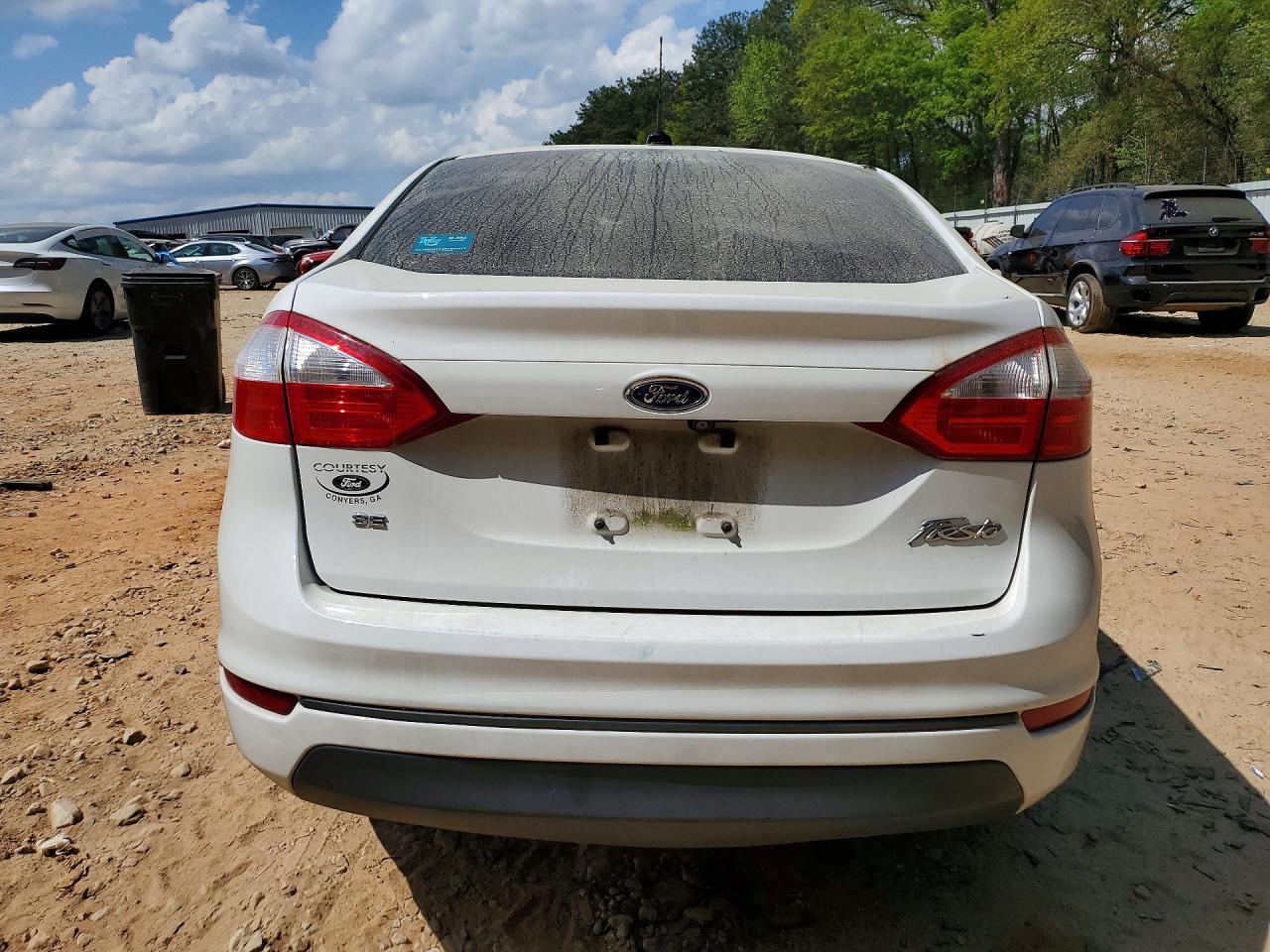 2018 FORD FIESTA SE photo 11