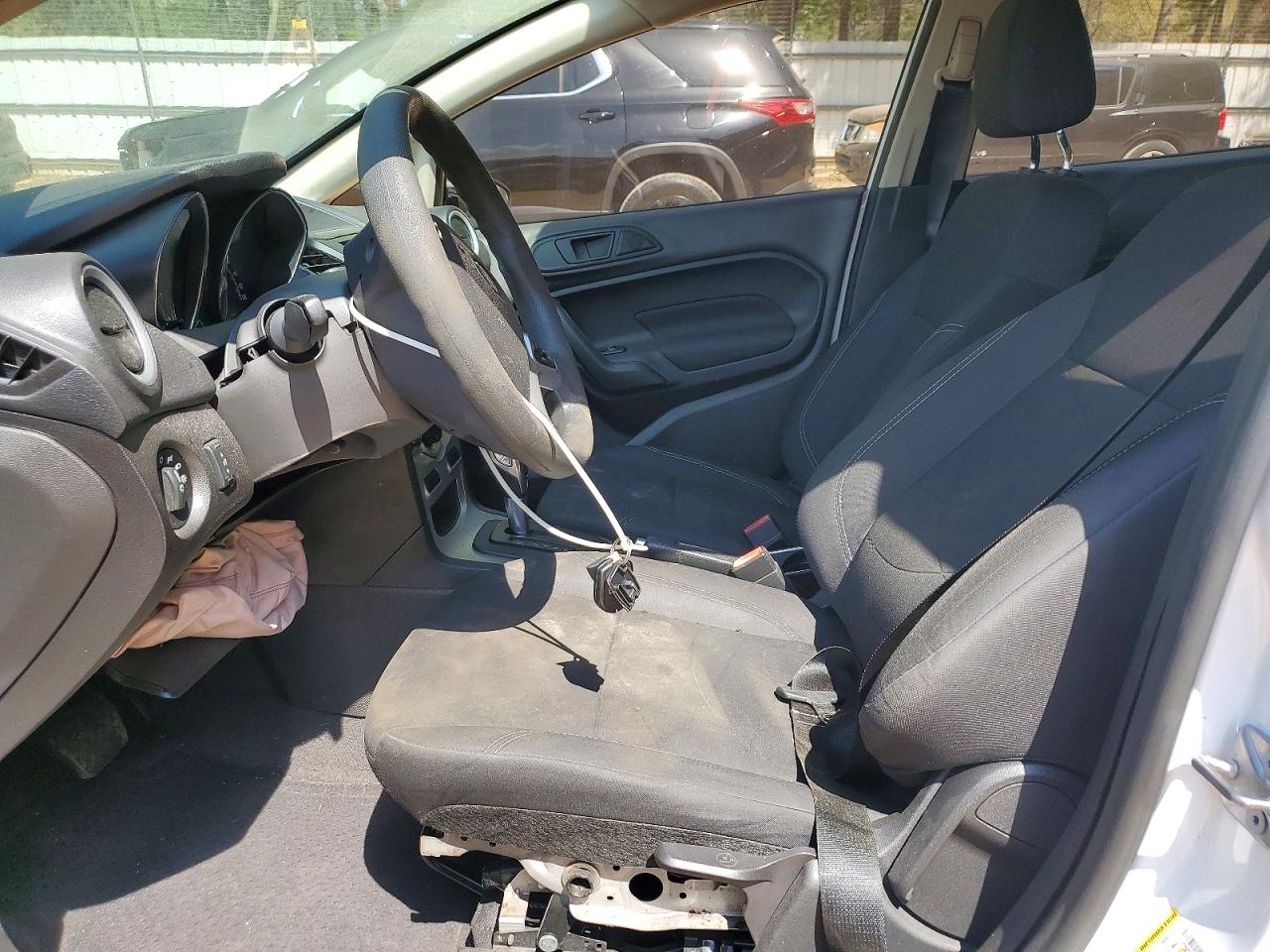 2018 FORD FIESTA SE photo 13