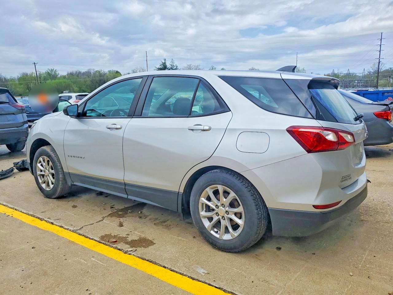 2020 CHEVROLET EQUINOX LS photo 4