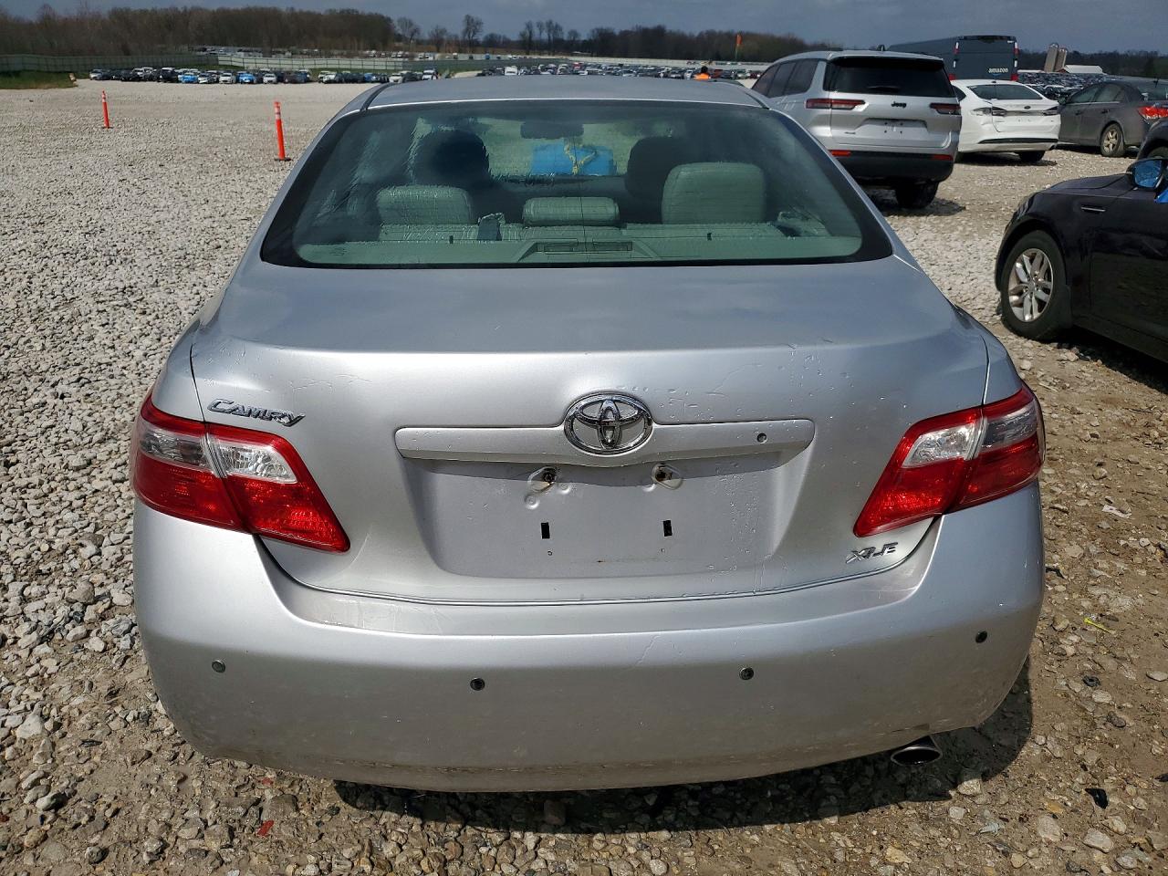 2009 TOYOTA CAMRY XLE photo 11