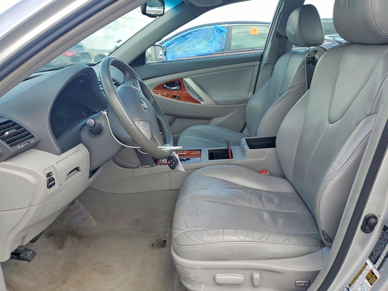 2009 TOYOTA CAMRY XLE photo 13