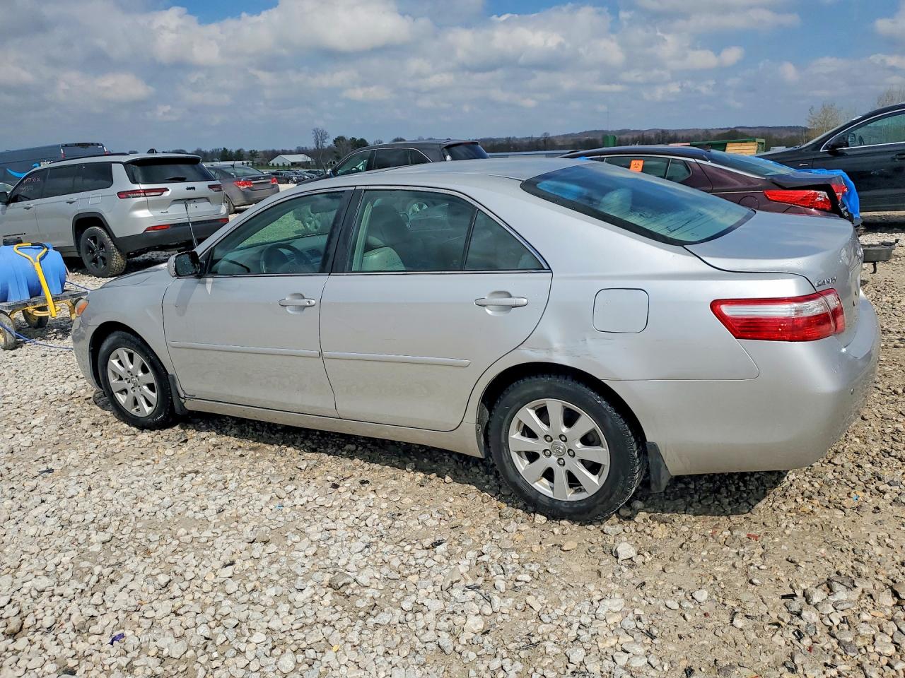 2009 TOYOTA CAMRY XLE photo 3