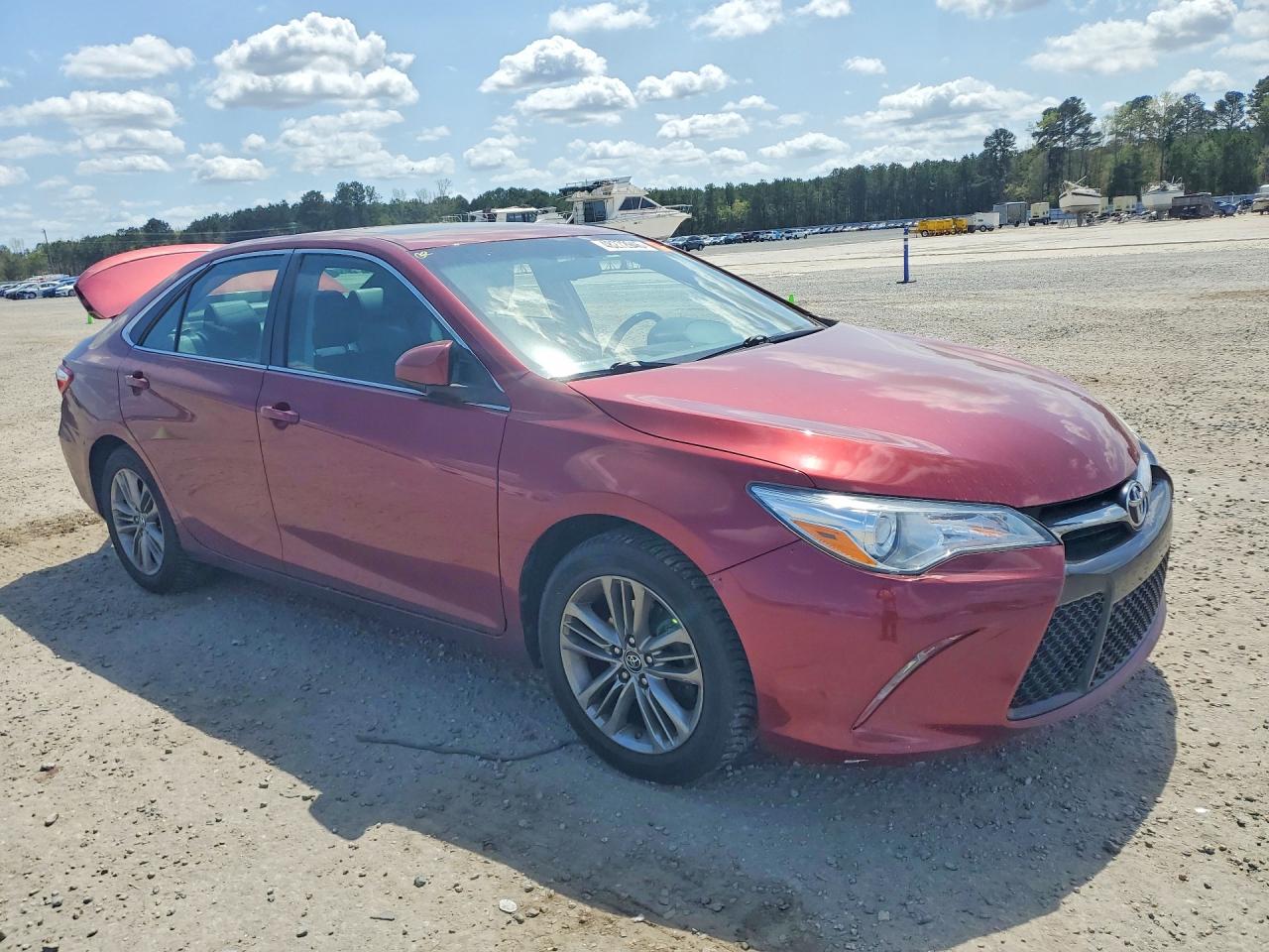 2016 TOYOTA CAMRY SE photo 7