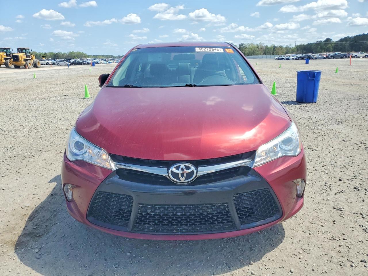 2016 TOYOTA CAMRY SE photo 9