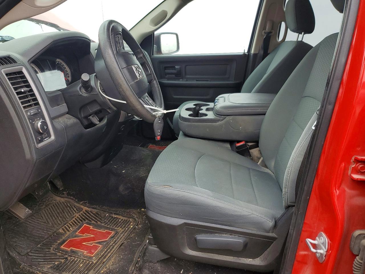 2016 RAM 1500 ST photo 13