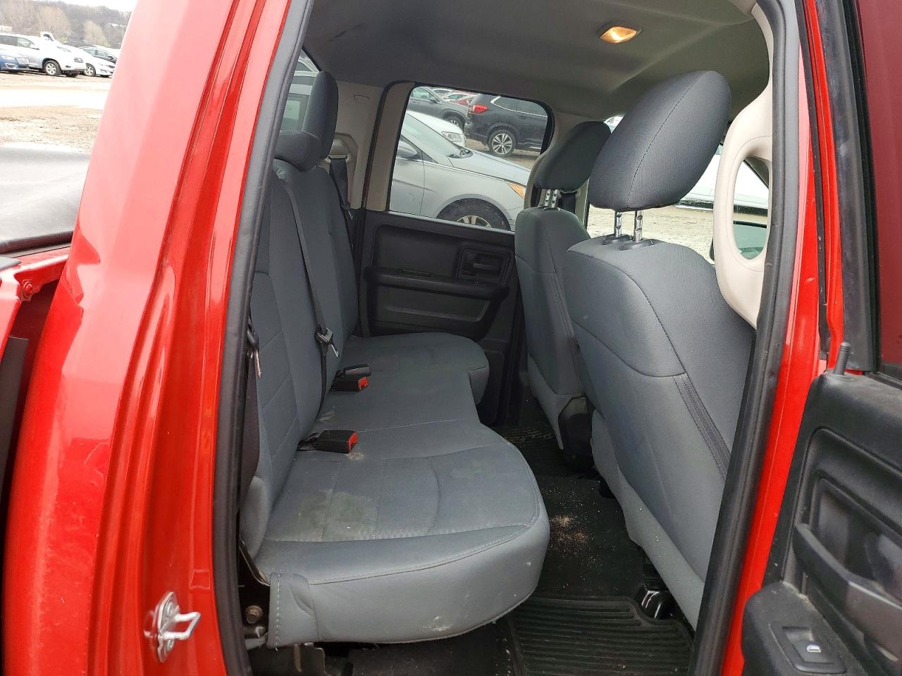 2016 RAM 1500 ST photo 19