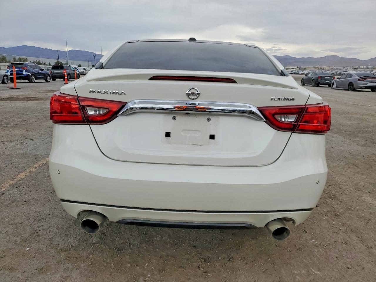 2017 NISSAN MAXIMA PLATINUM photo 16