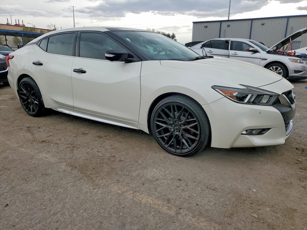 2017 NISSAN MAXIMA PLATINUM photo 10