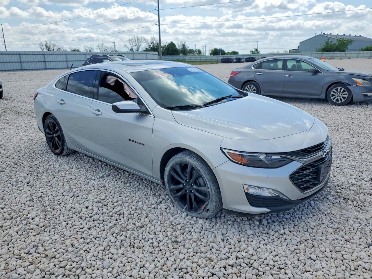 2020 CHEVROLET MALIBU LT photo 4