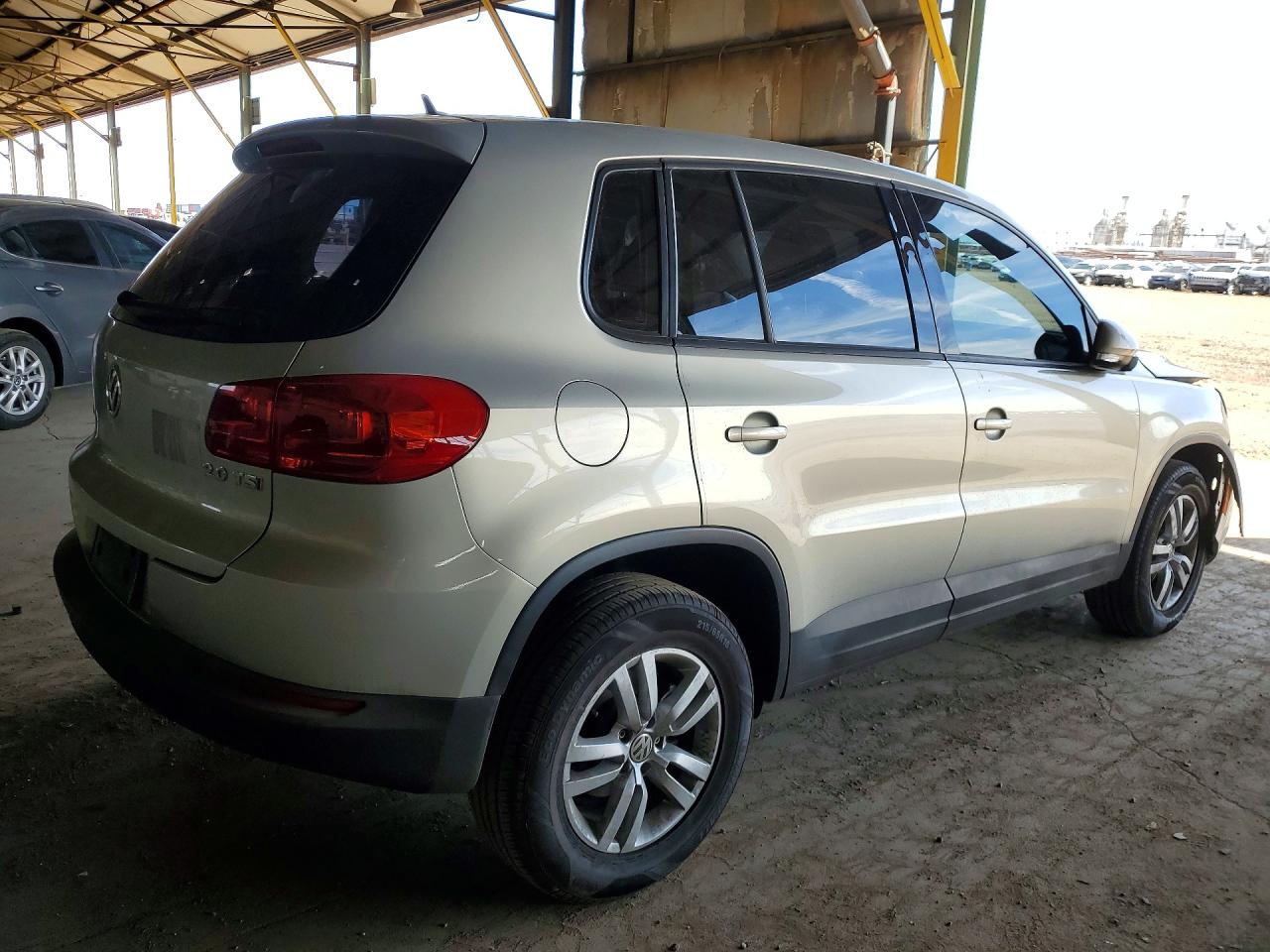 2013 VOLKSWAGEN TIGUAN S photo 7