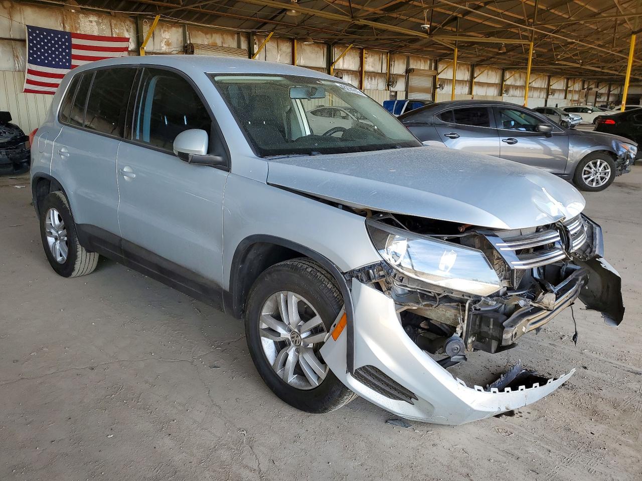 2013 VOLKSWAGEN TIGUAN S photo 10
