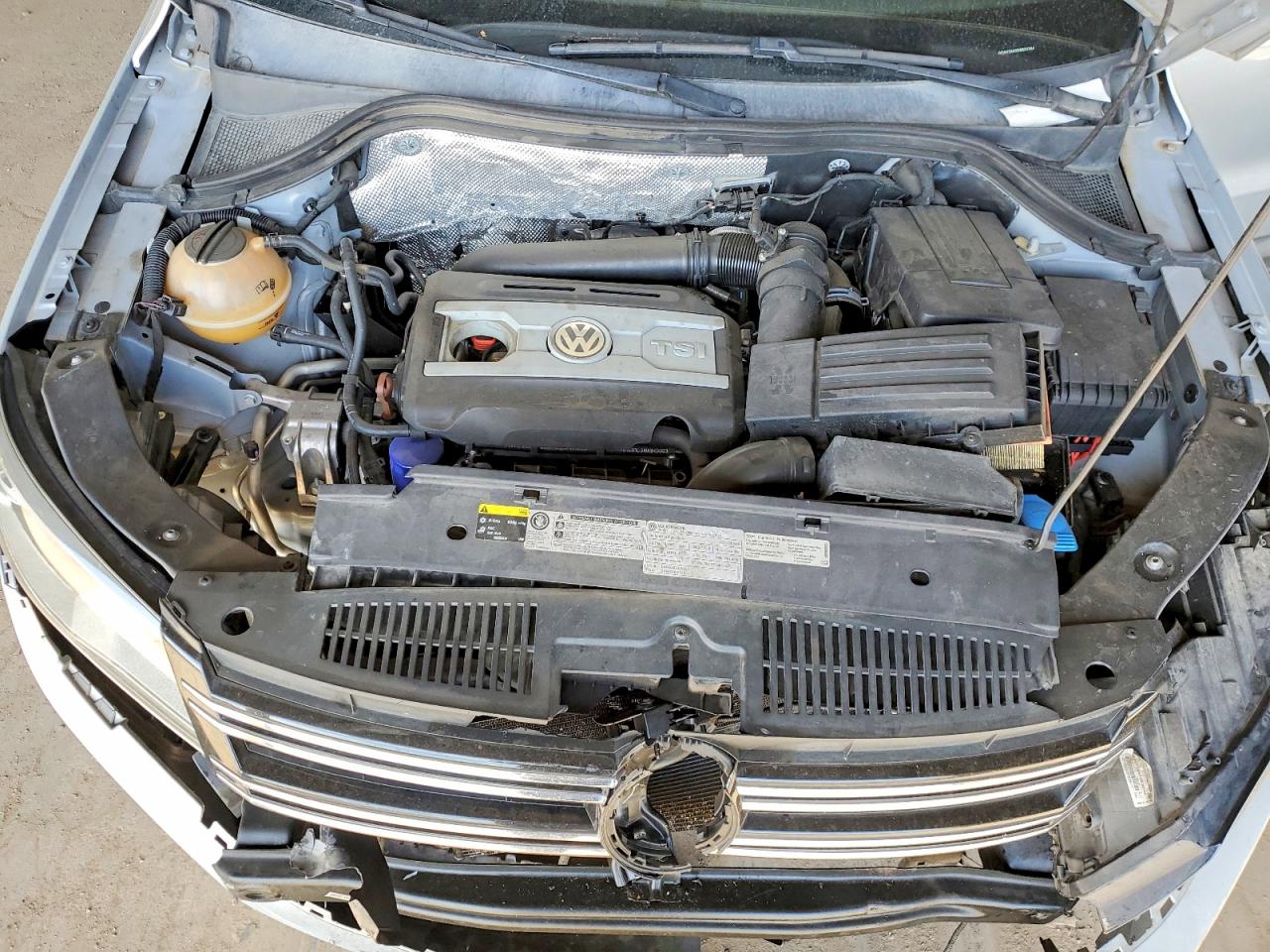 2013 VOLKSWAGEN TIGUAN S photo 31
