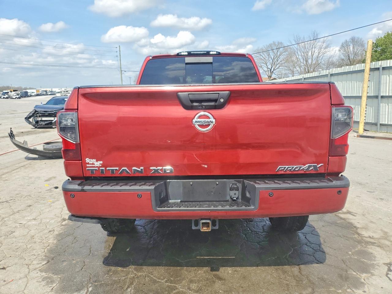 2018 NISSAN TITAN XD PRO-4X photo 11