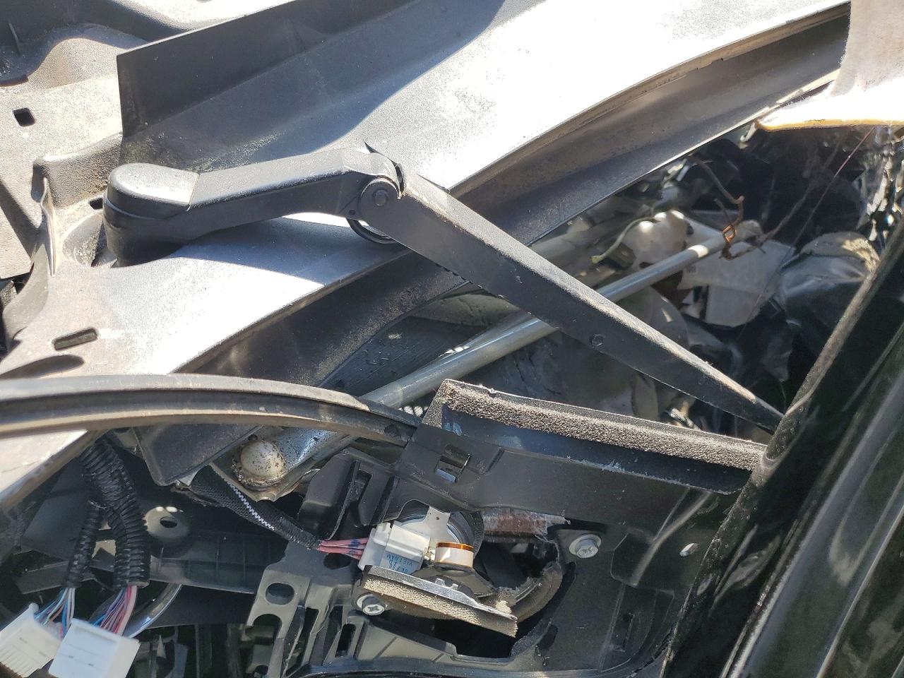 2019 TOYOTA CAMRY LE photo 17