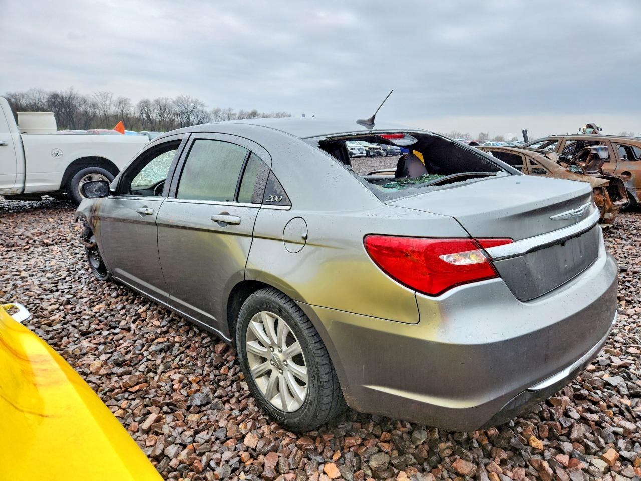 2013 CHRYSLER 200 TOURING photo 3