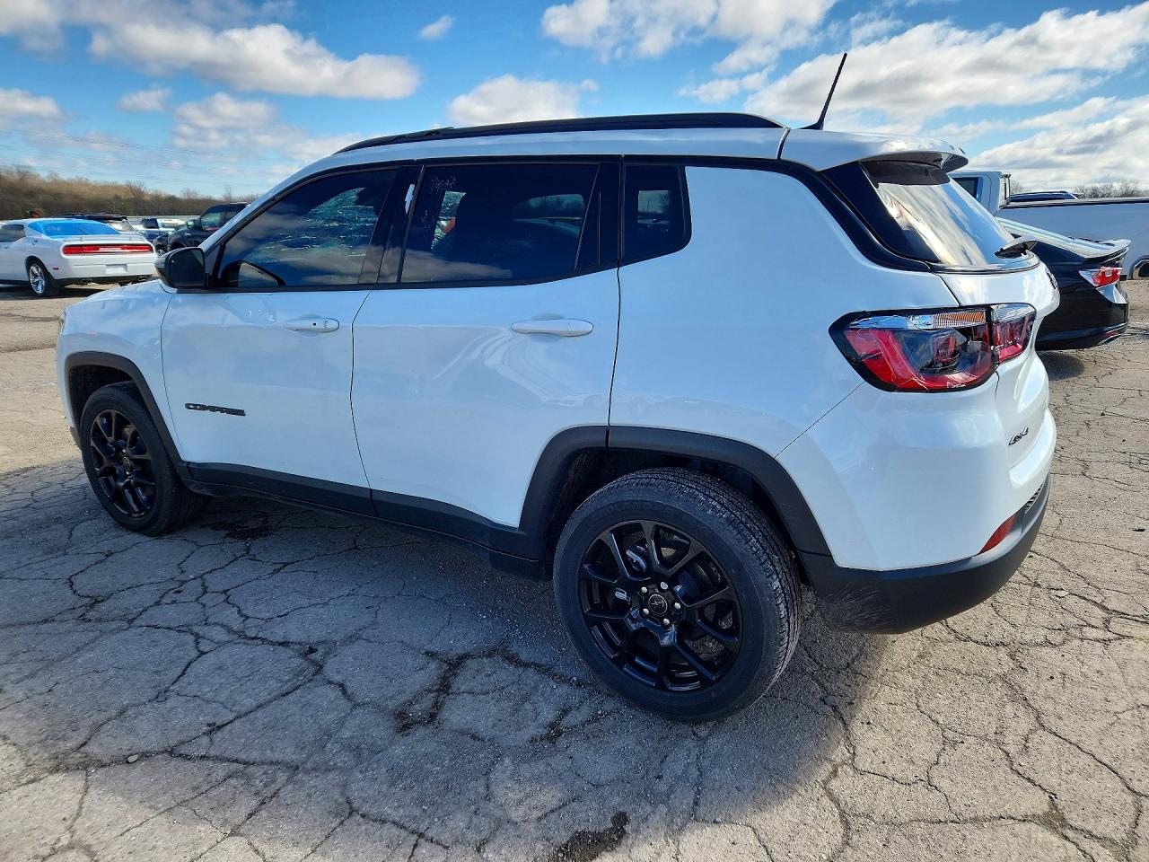 2025 JEEP COMPASS LATITUDE photo 4