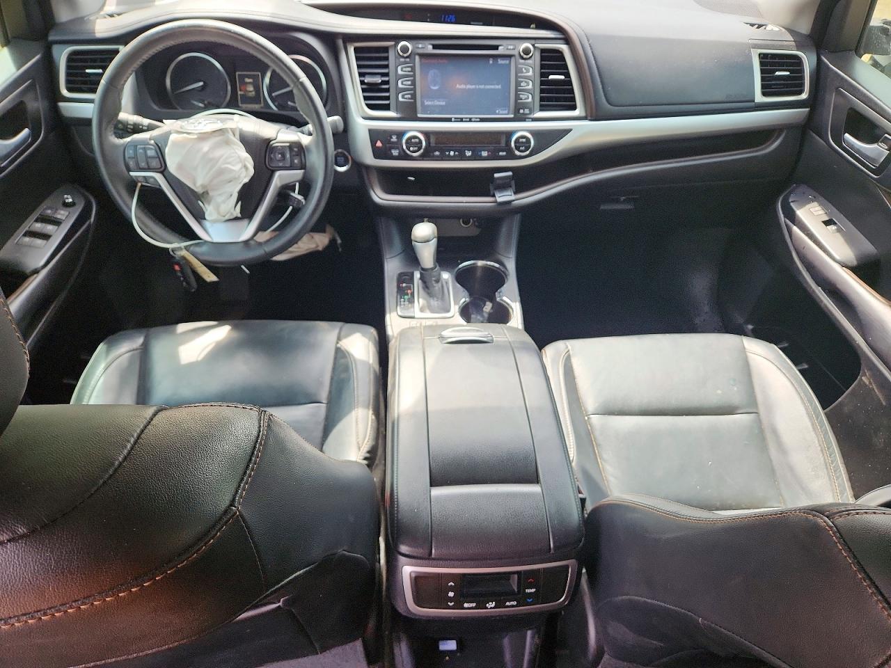 2016 TOYOTA HIGHLANDER XLE photo 22