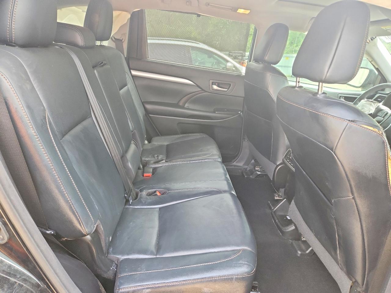 2016 TOYOTA HIGHLANDER XLE photo 31