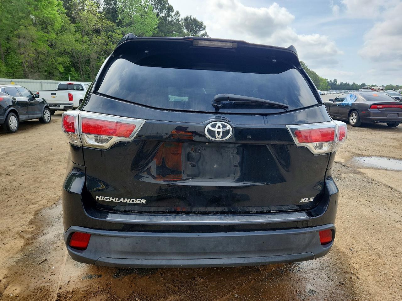 2016 TOYOTA HIGHLANDER XLE photo 16