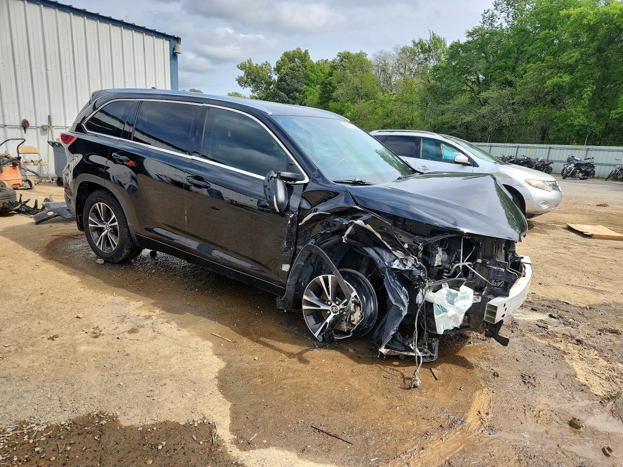 2016 TOYOTA HIGHLANDER XLE photo 10