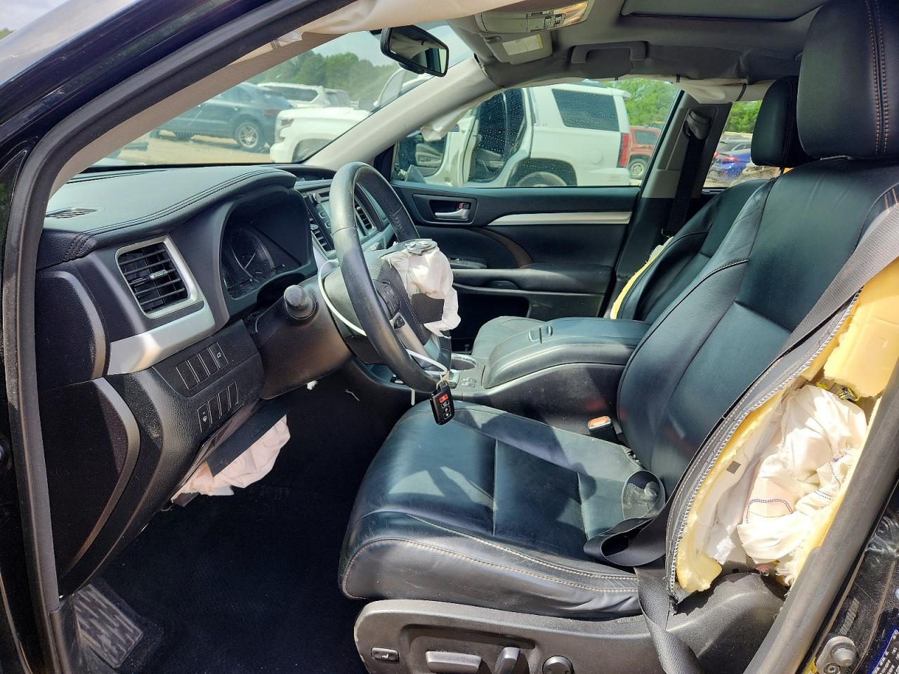 2016 TOYOTA HIGHLANDER XLE photo 19