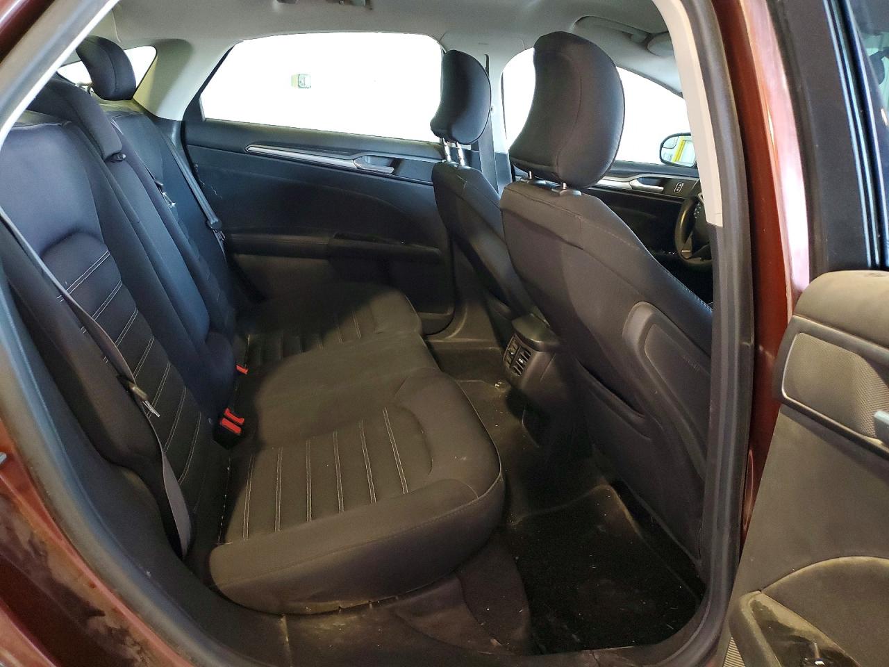 2015 FORD FUSION SE photo 28