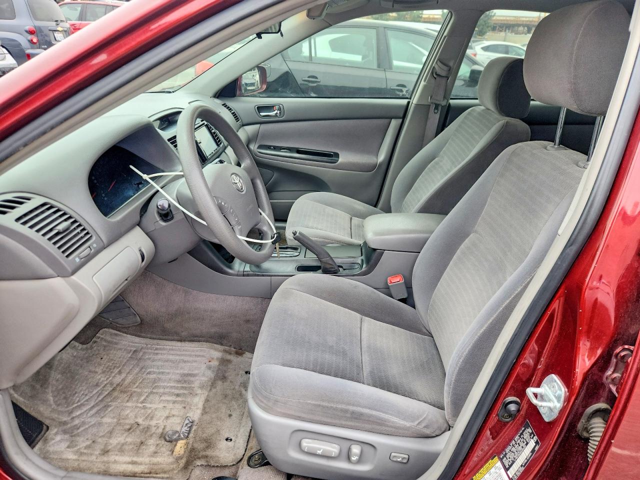 2005 TOYOTA CAMRY LE photo 13