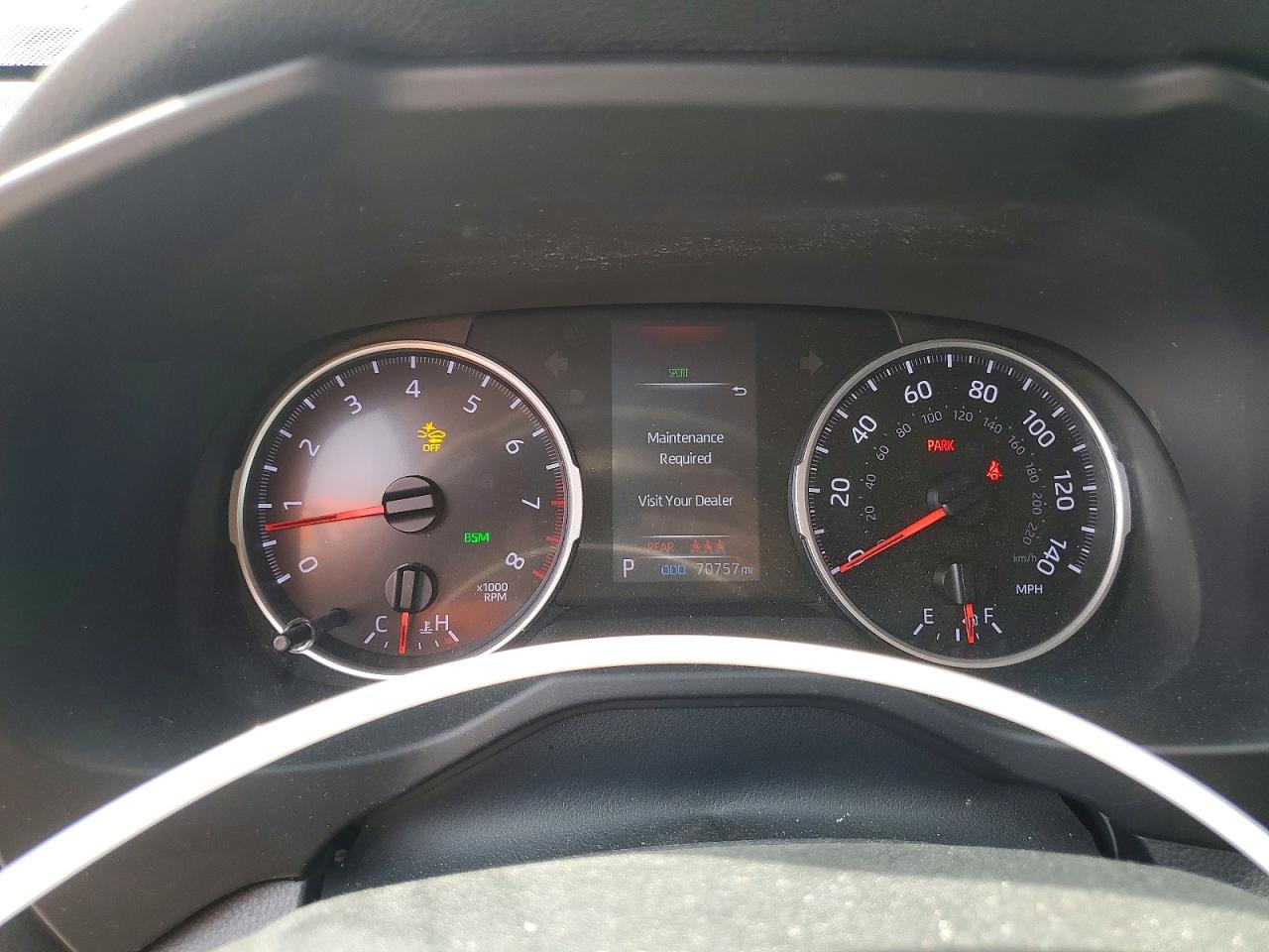 2021 TOYOTA RAV4 XLE photo 17