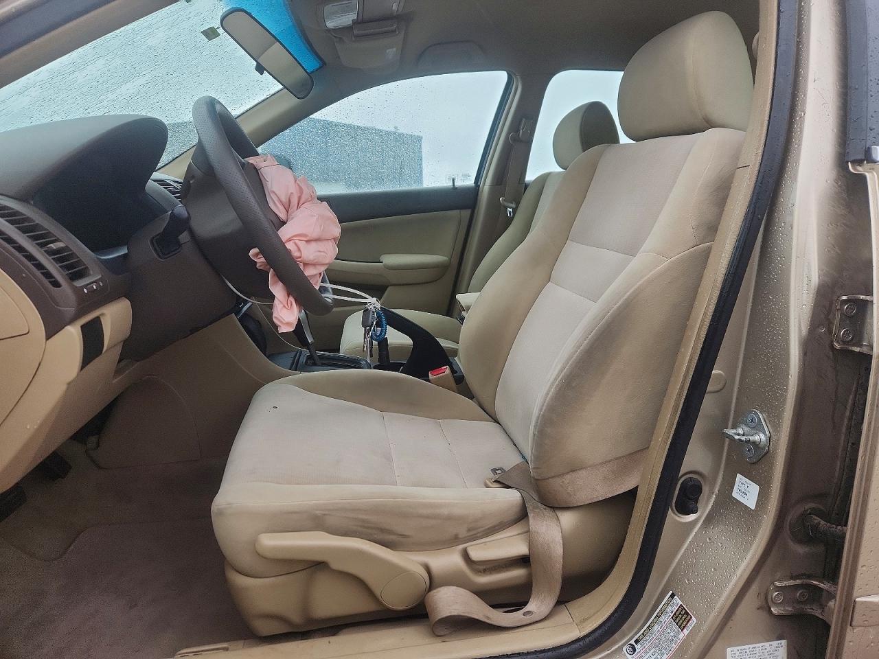 2004 HONDA ACCORD LX photo 13