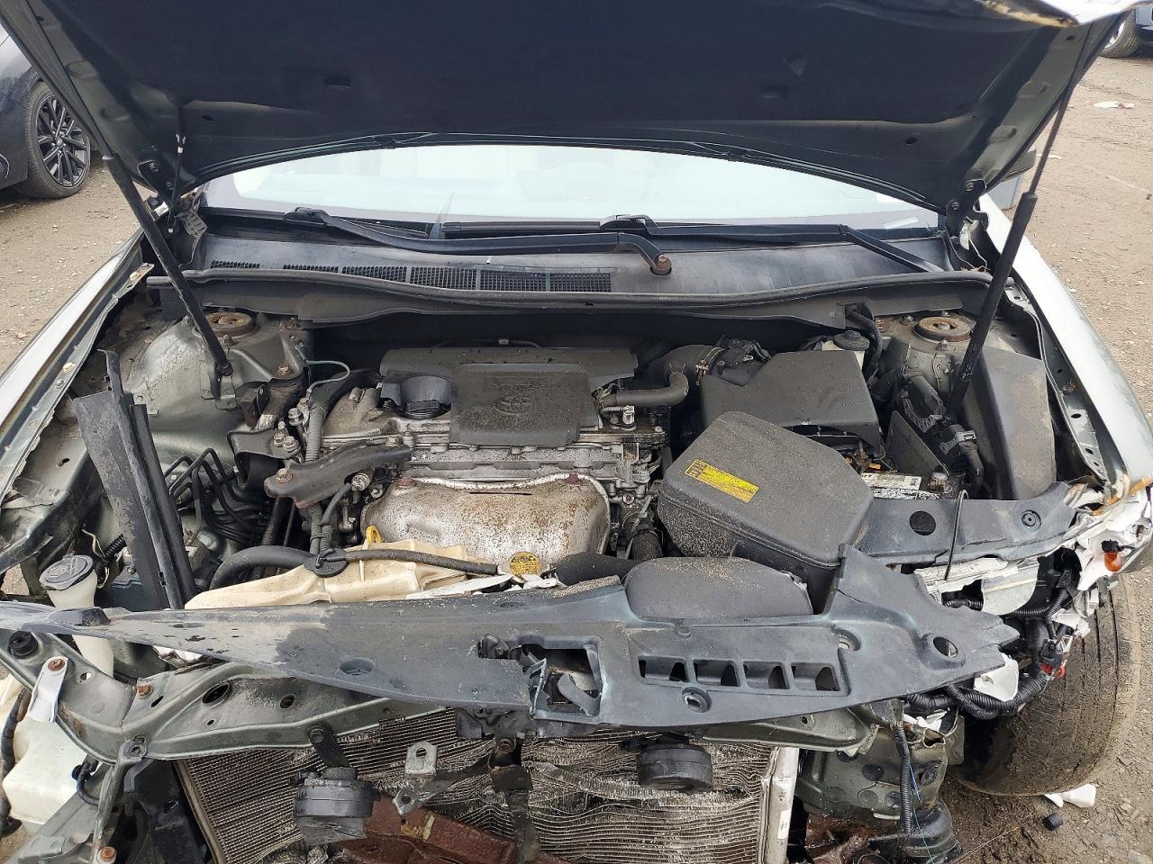 2012 TOYOTA CAMRY LE photo 11