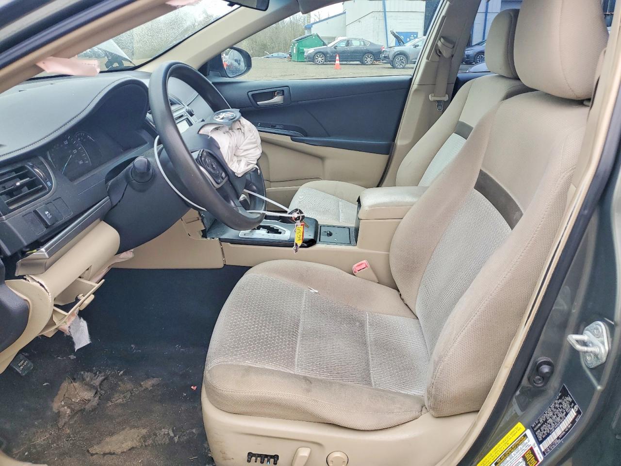 2012 TOYOTA CAMRY LE photo 7