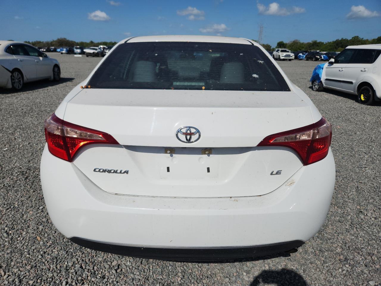 2018 TOYOTA COROLLA LE photo 11