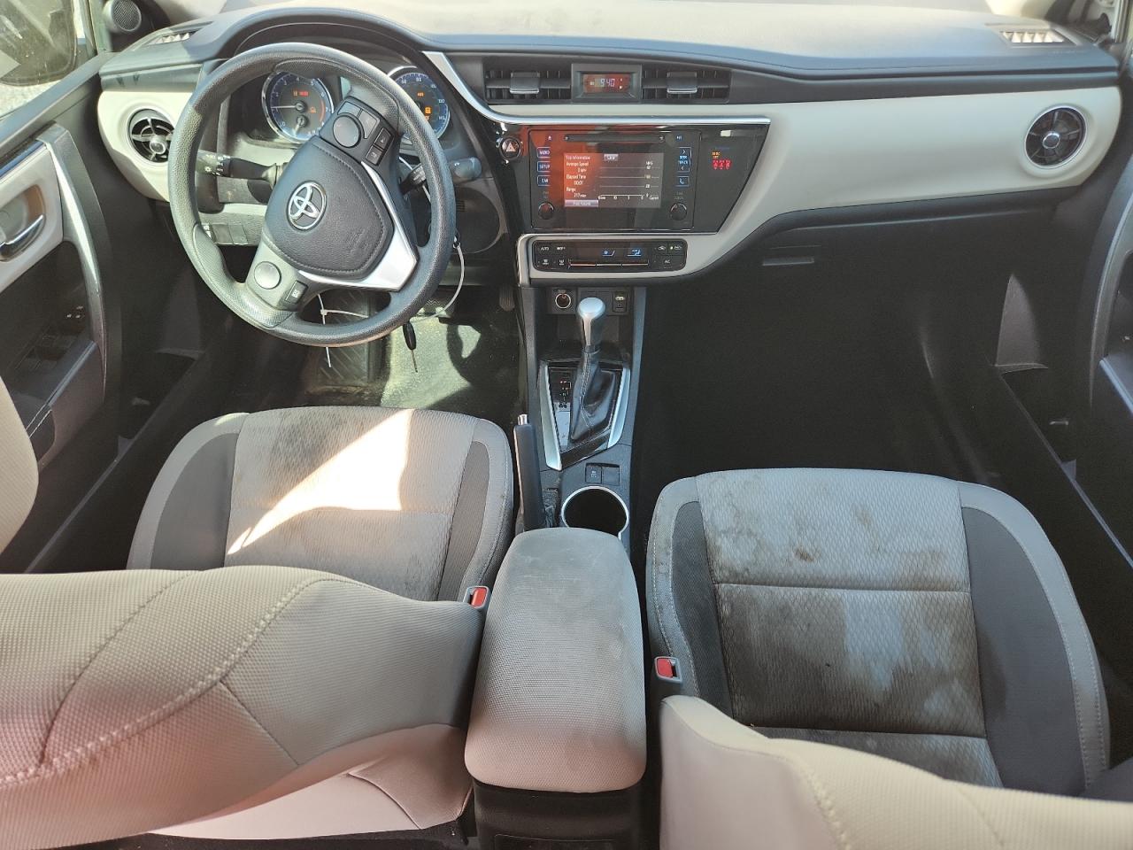 2018 TOYOTA COROLLA LE photo 15