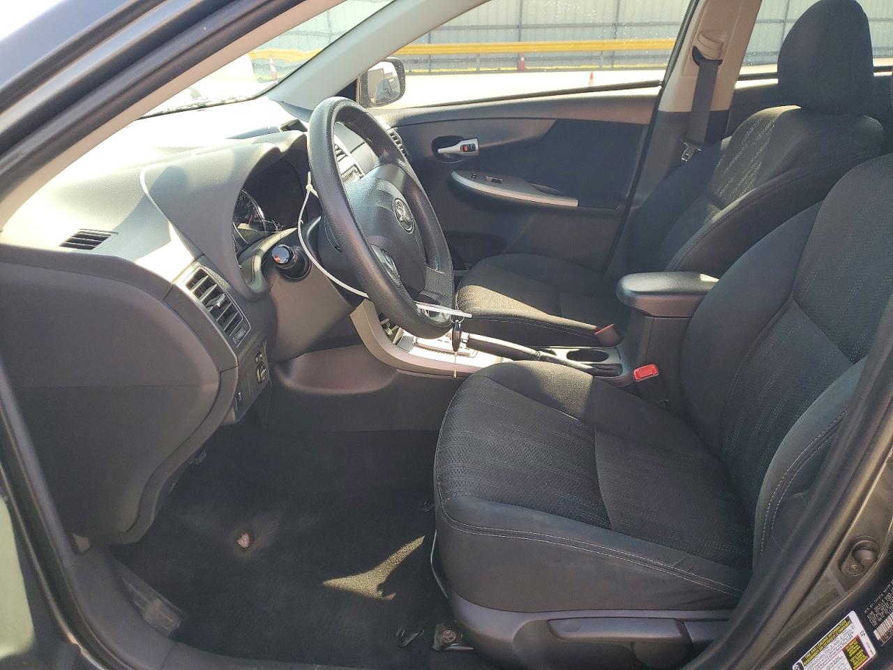 2012 TOYOTA COROLLA S photo 13