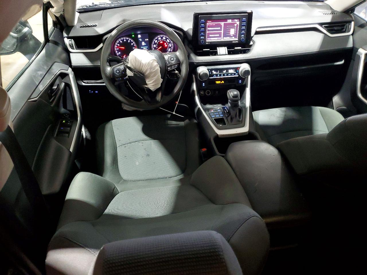 2022 TOYOTA RAV4 LE photo 15