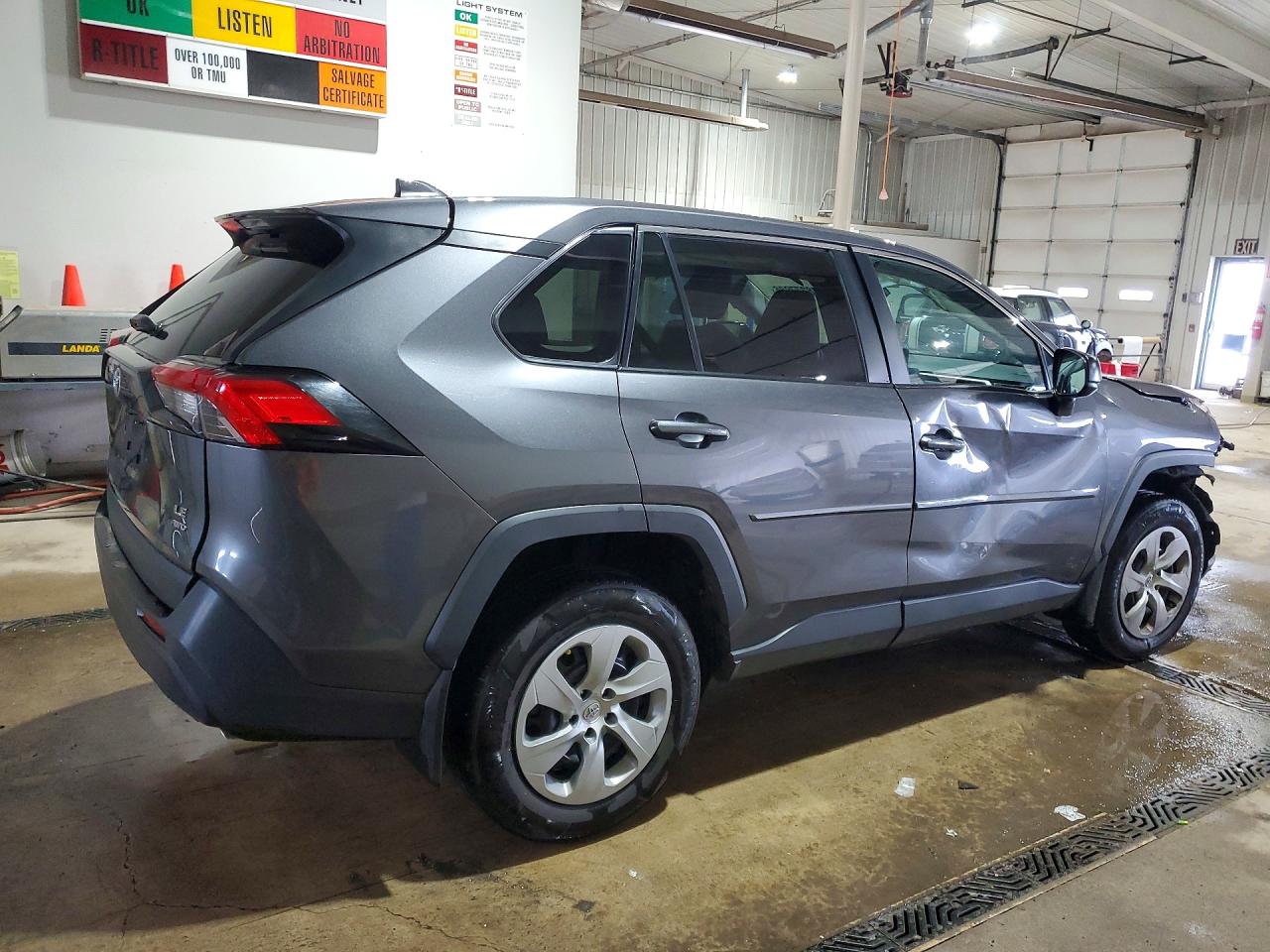 2022 TOYOTA RAV4 LE photo 5