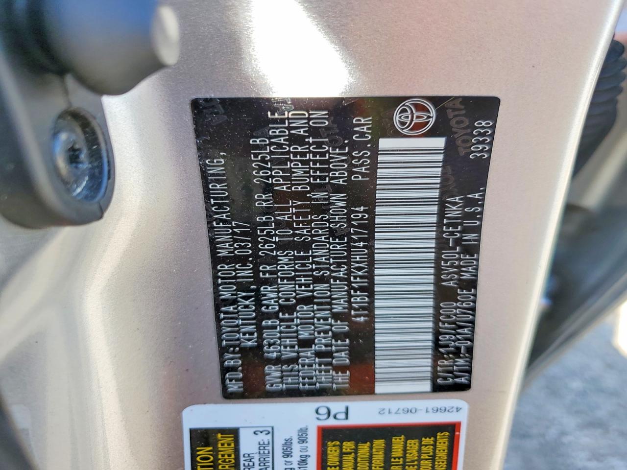 2017 TOYOTA CAMRY LE photo 37