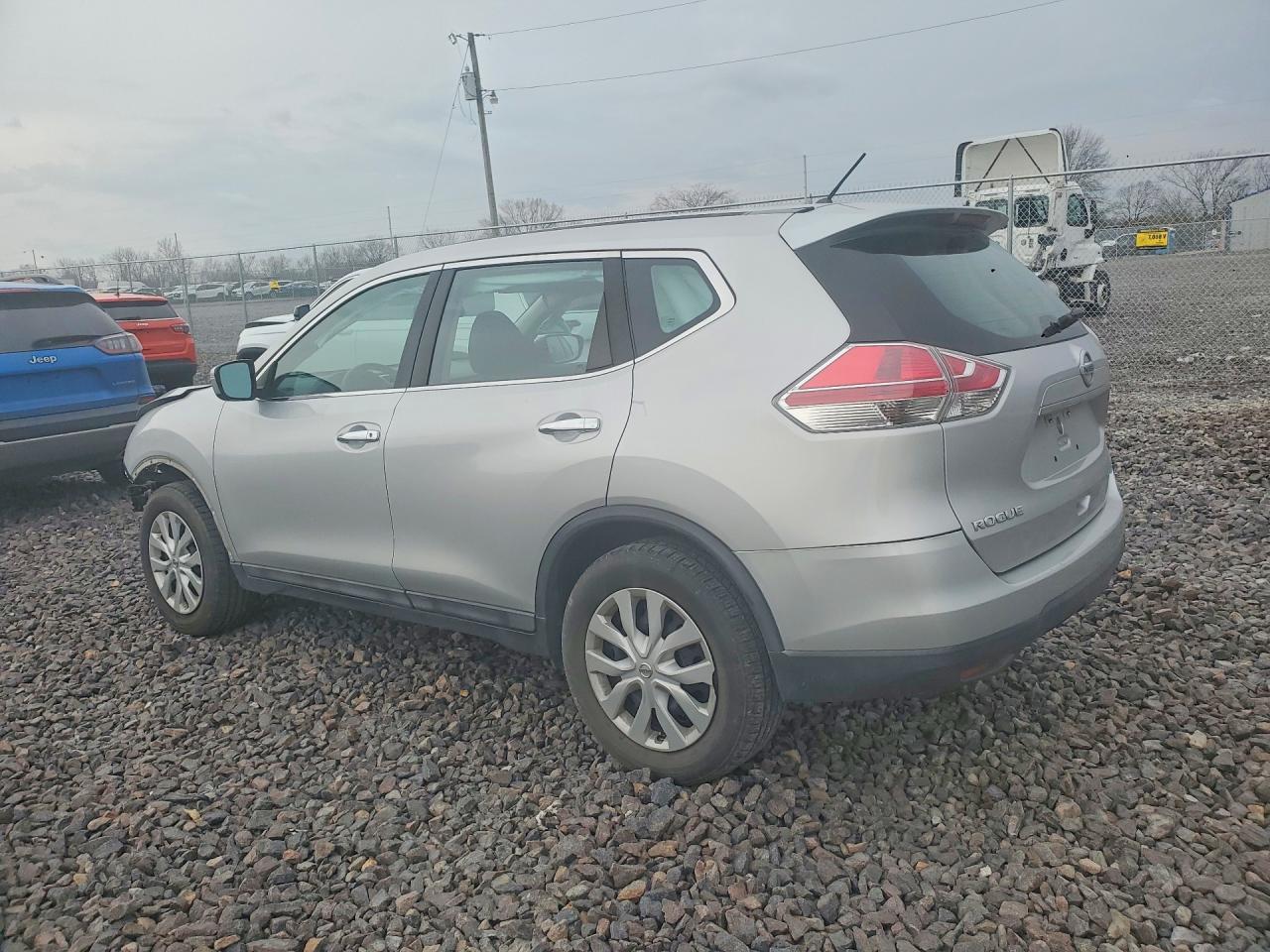 2014 NISSAN ROGUE S photo 4