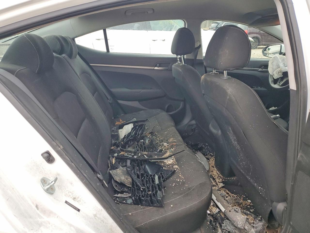 2018 HYUNDAI ELANTRA SE photo 28