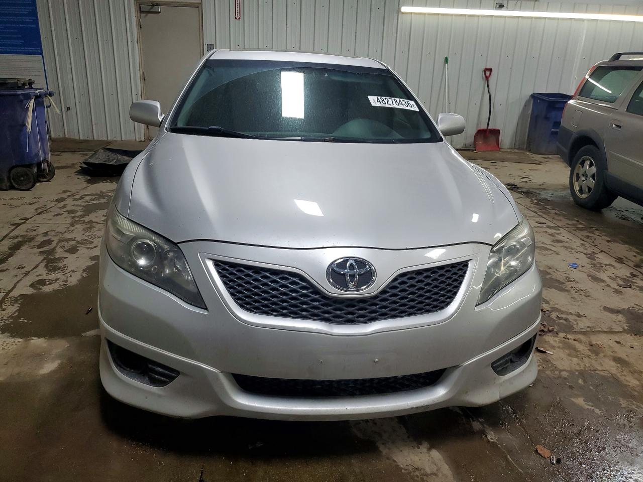 2011 TOYOTA CAMRY SE photo 9