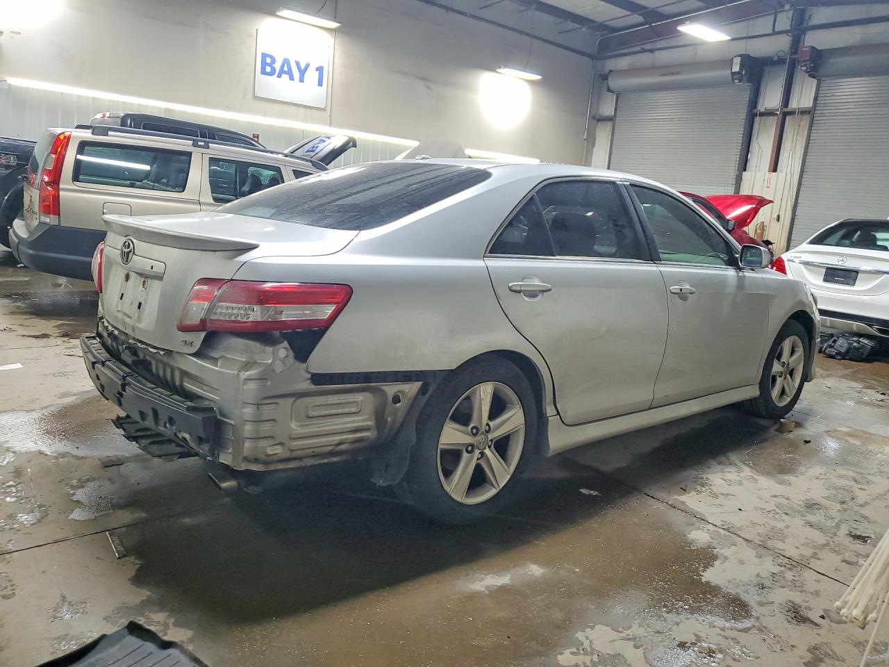 2011 TOYOTA CAMRY SE photo 5
