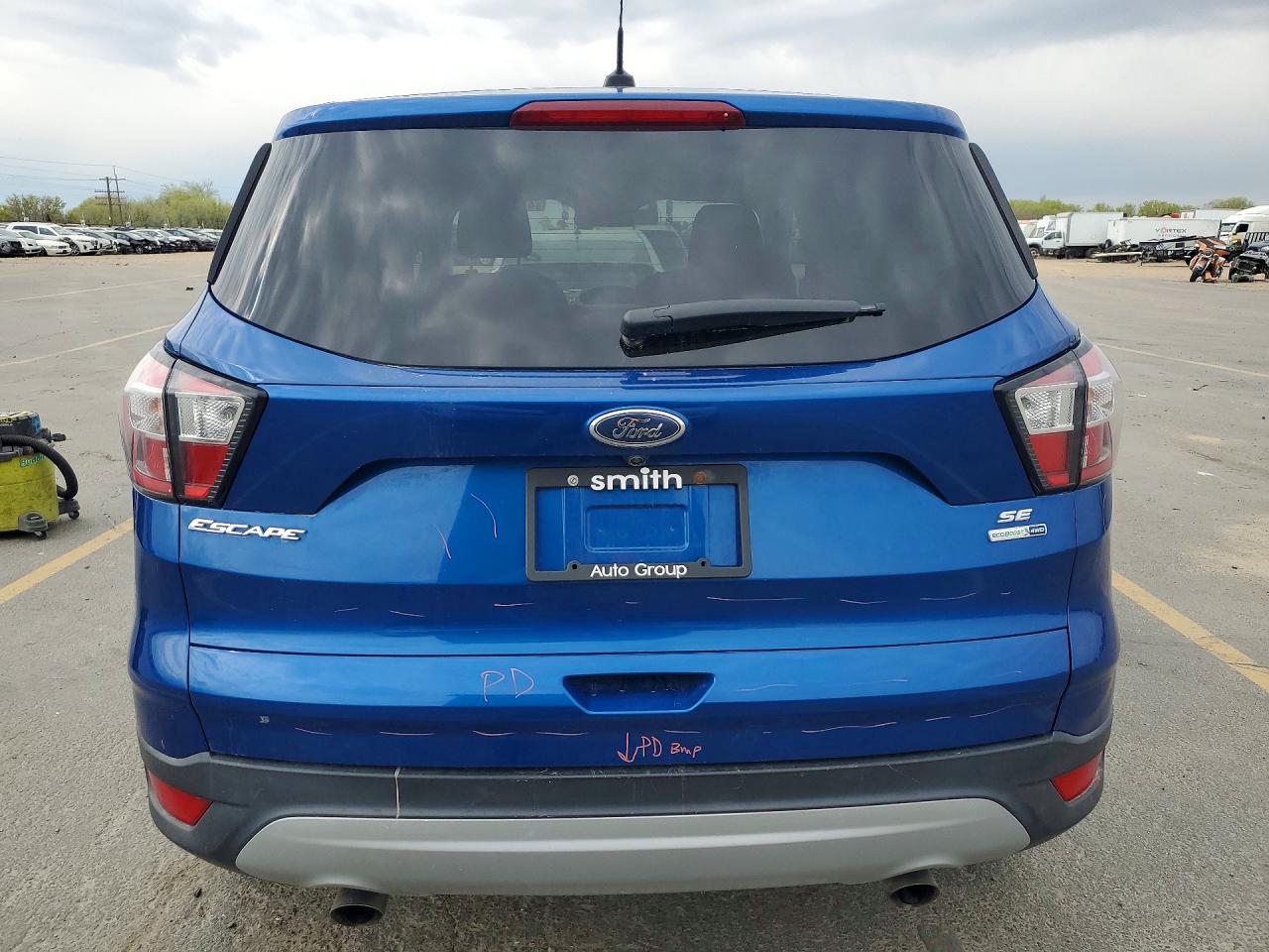 2017 FORD ESCAPE SE photo 6