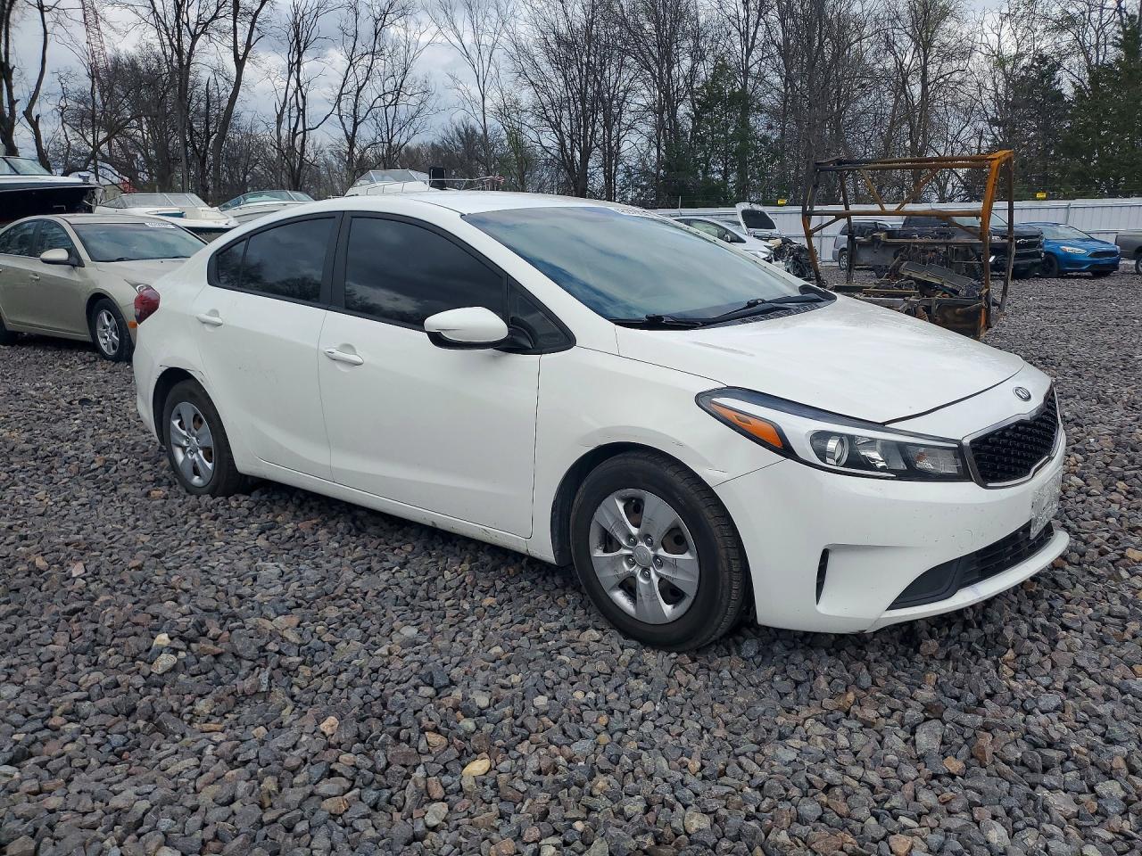 2017 KIA FORTE LX photo 7