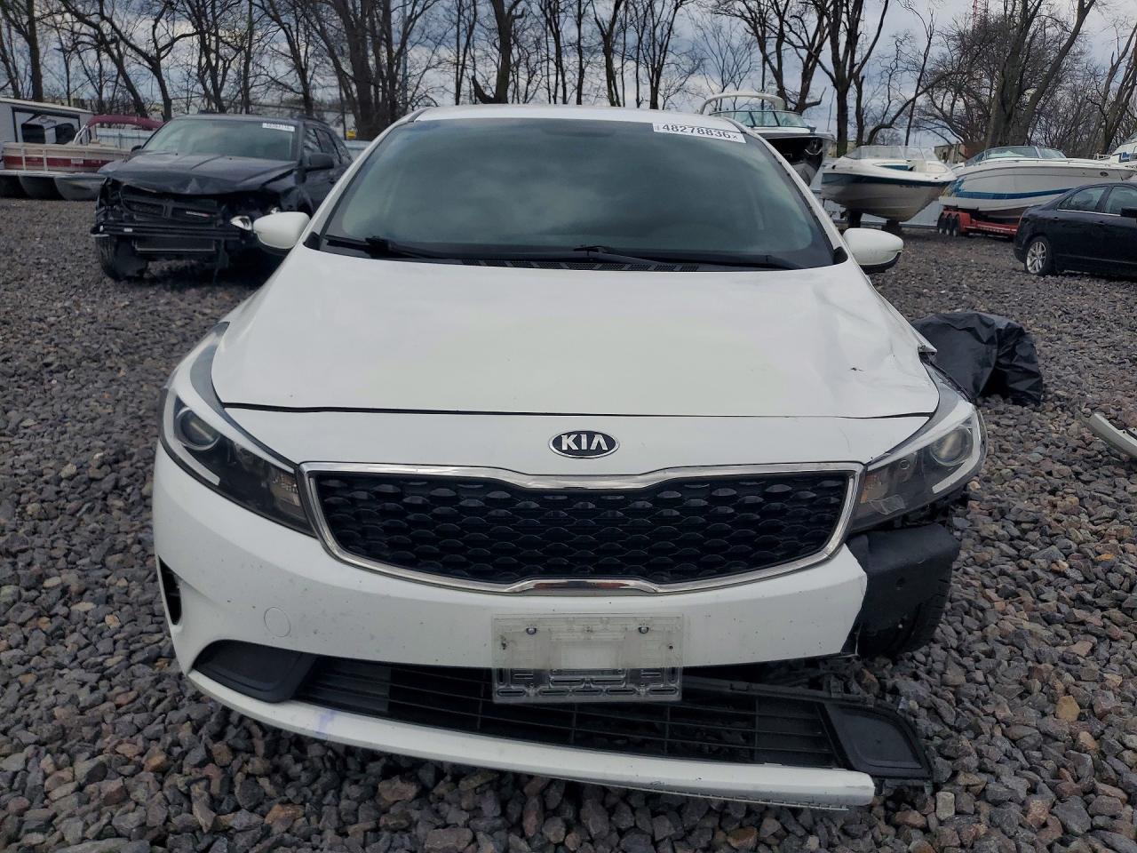 2017 KIA FORTE LX photo 9